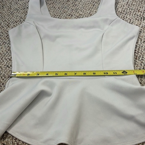 Needle & Thread Flared Light Gray Peplum Top. Medium - Picture 7 of 9
